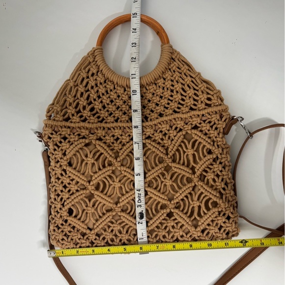Neutral Tan Crochet Macrame Boho Crossbody Foldover Bag. - Picture 6 of 6